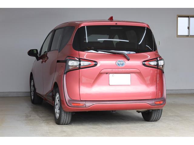 シエンタ ハイブリッドＧ　３列シート　両側電動スライドドア　セーフティセンス　ＬＥＤランプパッケージ　スマートエントリー　シートヒーター　禁煙車　純正ＳＤフルセグナビ　ＢＴ接続　バックカメラ　純正１５インチホイール　盗難防止（24枚目）