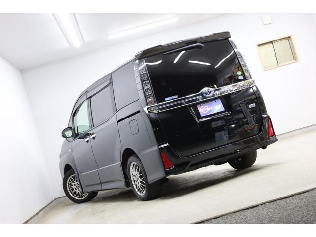 ヴォクシー ハイブリッドＺＳ　煌ＩＩ　両側電動スライドドア　プリクラッシュセーフティ　純正１０型ＳＤナビ　フルセグＴＶ　ＢＴ接続　Ｂカメラ　禁煙車　純正１６インチＡＷ　左右独立オートエアコン　ＬＥＤヘッドランプ　後席サンシェード　ＥＴＣ（11枚目）