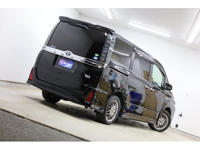 ヴォクシー ハイブリッドＺＳ　煌ＩＩ　両側電動スライドドア　プリクラッシュセーフティ　純正１０型ＳＤナビ　フルセグＴＶ　ＢＴ接続　Ｂカメラ　禁煙車　純正１６インチＡＷ　左右独立オートエアコン　ＬＥＤヘッドランプ　後席サンシェード　ＥＴＣ（12枚目）