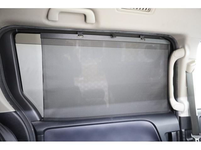 ヴォクシー ハイブリッドＺＳ　煌ＩＩ　両側電動スライドドア　プリクラッシュセーフティ　純正１０型ＳＤナビ　フルセグＴＶ　ＢＴ接続　Ｂカメラ　禁煙車　純正１６インチＡＷ　左右独立オートエアコン　ＬＥＤヘッドランプ　後席サンシェード　ＥＴＣ（70枚目）