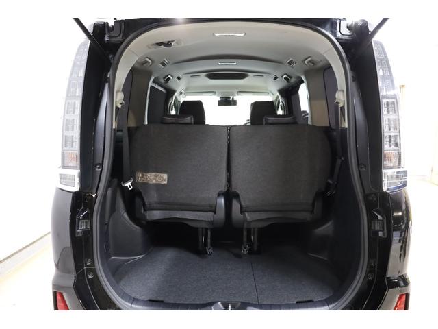 ヴォクシー ハイブリッドＺＳ　煌ＩＩ　両側電動スライドドア　プリクラッシュセーフティ　純正１０型ＳＤナビ　フルセグＴＶ　ＢＴ接続　Ｂカメラ　禁煙車　純正１６インチＡＷ　左右独立オートエアコン　ＬＥＤヘッドランプ　後席サンシェード　ＥＴＣ（71枚目）