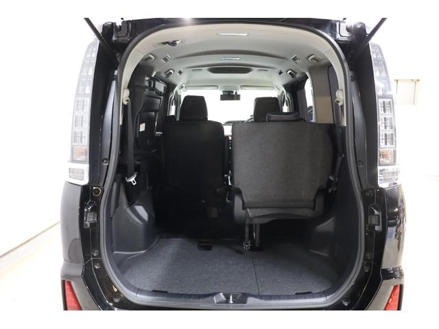 ヴォクシー ハイブリッドＺＳ　煌ＩＩ　両側電動スライドドア　プリクラッシュセーフティ　純正１０型ＳＤナビ　フルセグＴＶ　ＢＴ接続　Ｂカメラ　禁煙車　純正１６インチＡＷ　左右独立オートエアコン　ＬＥＤヘッドランプ　後席サンシェード　ＥＴＣ（72枚目）