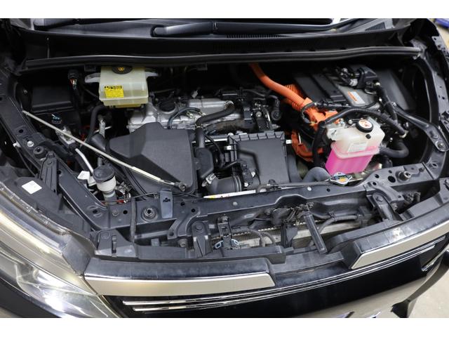 ヴォクシー ハイブリッドＺＳ　煌ＩＩ　両側電動スライドドア　プリクラッシュセーフティ　純正１０型ＳＤナビ　フルセグＴＶ　ＢＴ接続　Ｂカメラ　禁煙車　純正１６インチＡＷ　左右独立オートエアコン　ＬＥＤヘッドランプ　後席サンシェード　ＥＴＣ（75枚目）