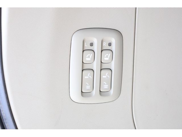 エスティマハイブリッド Ｇレザーパッケージ　４ＷＤ　大型サンルーフ　本革シート　両側電動スライドドア　電動床下格納機能　禁煙　純正８型ＨＤＤナビ　純正後席モニター　純正１７インチＡＷ　Ｗエアコン　ＡＣ１５００Ｗ　オットマン　クルーズコントロール（7枚目）