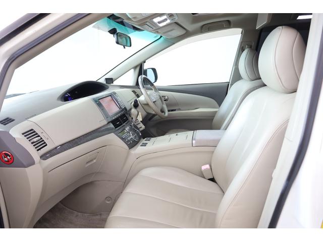 エスティマハイブリッド Ｇレザーパッケージ　４ＷＤ　大型サンルーフ　本革シート　両側電動スライドドア　電動床下格納機能　禁煙　純正８型ＨＤＤナビ　純正後席モニター　純正１７インチＡＷ　Ｗエアコン　ＡＣ１５００Ｗ　オットマン　クルーズコントロール（41枚目）