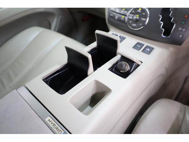エスティマハイブリッド Ｇレザーパッケージ　４ＷＤ　大型サンルーフ　本革シート　両側電動スライドドア　電動床下格納機能　禁煙　純正８型ＨＤＤナビ　純正後席モニター　純正１７インチＡＷ　Ｗエアコン　ＡＣ１５００Ｗ　オットマン　クルーズコントロール（56枚目）