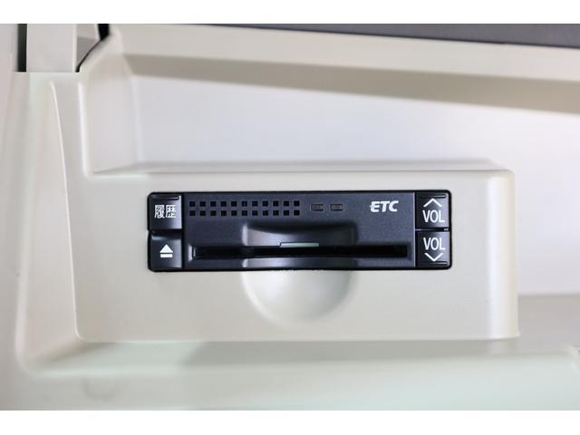 エスティマハイブリッド Ｇレザーパッケージ　４ＷＤ　大型サンルーフ　本革シート　両側電動スライドドア　電動床下格納機能　禁煙　純正８型ＨＤＤナビ　純正後席モニター　純正１７インチＡＷ　Ｗエアコン　ＡＣ１５００Ｗ　オットマン　クルーズコントロール（58枚目）