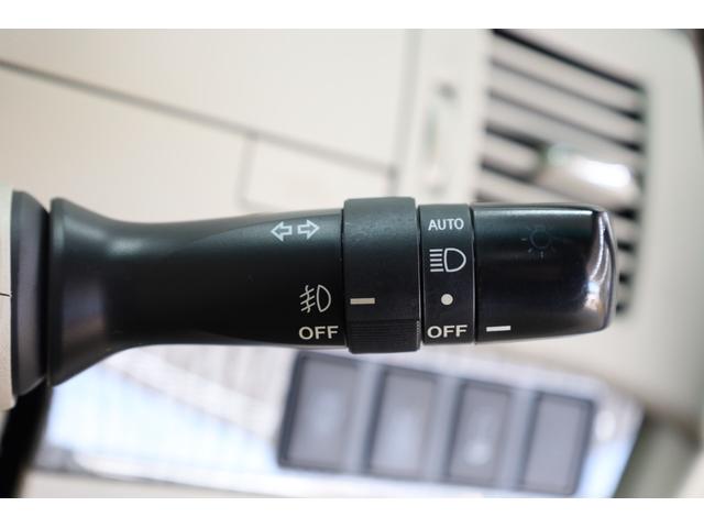 エスティマハイブリッド Ｇレザーパッケージ　４ＷＤ　大型サンルーフ　本革シート　両側電動スライドドア　電動床下格納機能　禁煙　純正８型ＨＤＤナビ　純正後席モニター　純正１７インチＡＷ　Ｗエアコン　ＡＣ１５００Ｗ　オットマン　クルーズコントロール（63枚目）