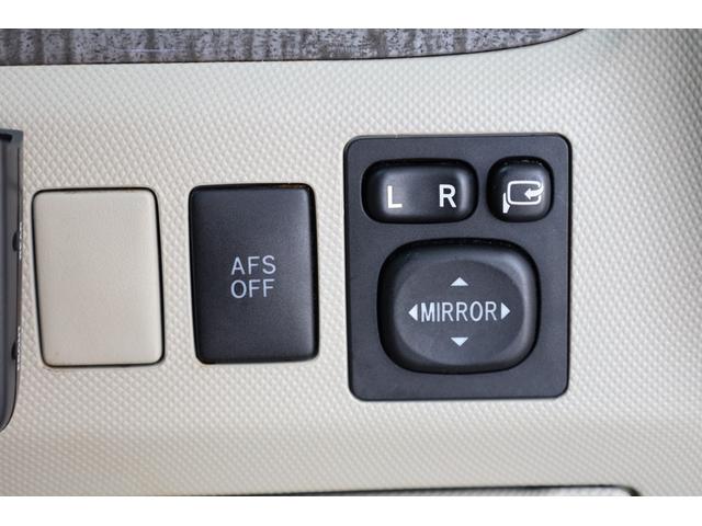 エスティマハイブリッド Ｇレザーパッケージ　４ＷＤ　大型サンルーフ　本革シート　両側電動スライドドア　電動床下格納機能　禁煙　純正８型ＨＤＤナビ　純正後席モニター　純正１７インチＡＷ　Ｗエアコン　ＡＣ１５００Ｗ　オットマン　クルーズコントロール（66枚目）