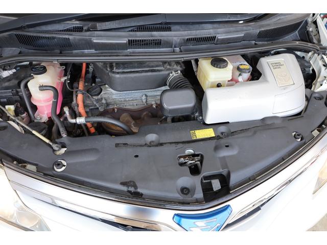 エスティマハイブリッド Ｇレザーパッケージ　４ＷＤ　大型サンルーフ　本革シート　両側電動スライドドア　電動床下格納機能　禁煙　純正８型ＨＤＤナビ　純正後席モニター　純正１７インチＡＷ　Ｗエアコン　ＡＣ１５００Ｗ　オットマン　クルーズコントロール（79枚目）