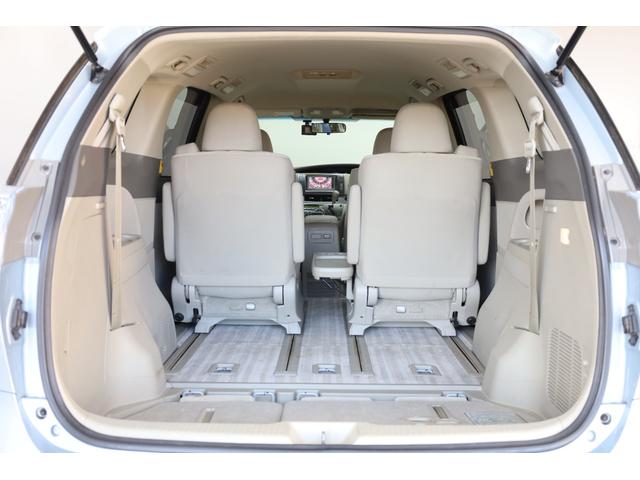 ラゲッジスペースも結構広々としていますよ。３列目のシートは綺麗に収納することが出来るので広いスペースを作ることが出来ます！
