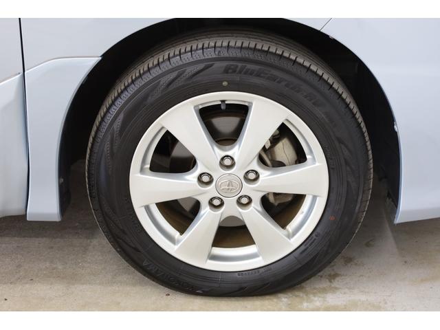 ＰＨＶやＰＨＥＶ車はどちらもガソリンエンジンに加えてモーターとバッテリーを備え、外部から電気を充電できるＨＶ（ハイブリッド）車です。