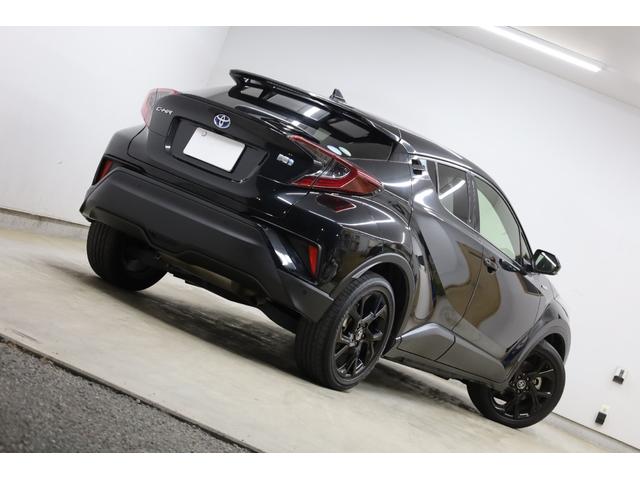 Ｃ－ＨＲ Ｇ　モード　ネロ　純正９型ＳＤナビ　ＢＴ接続　Ｂカメラ　セーフティセンス　インテリジェントクリアランスソナー　ブラインドスポットモニター　禁煙車　電動パーキングブレーキ　レーダークルーズ　左右独立ＡＡＣ　シートヒーター（12枚目）