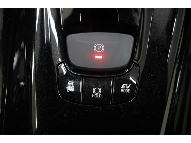 Ｃ－ＨＲ Ｇ　モード　ネロ　純正９型ＳＤナビ　ＢＴ接続　Ｂカメラ　セーフティセンス　インテリジェントクリアランスソナー　ブラインドスポットモニター　禁煙車　電動パーキングブレーキ　レーダークルーズ　左右独立ＡＡＣ　シートヒーター（15枚目）