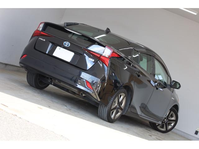 プリウス Ａツーリングセレクション　ワンオーナー　純正９型ＳＤナビ　ＢＴ接続　Ｂカメラ　セーフティセンス　インテリジェントクリアランスソナー　禁煙　純正１７インチＡＷ　ＢＳＭ　ＨＵＤ　パワーシート　シートヒーター　レーダークルーズ（12枚目）