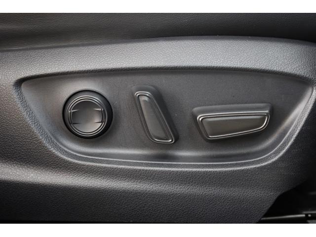 プリウス Ａツーリングセレクション　ワンオーナー　純正９型ＳＤナビ　ＢＴ接続　Ｂカメラ　セーフティセンス　インテリジェントクリアランスソナー　禁煙　純正１７インチＡＷ　ＢＳＭ　ＨＵＤ　パワーシート　シートヒーター　レーダークルーズ（15枚目）