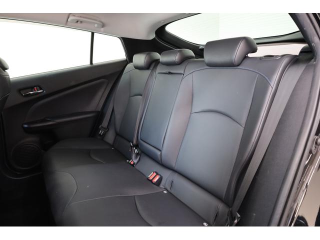 プリウス Ａツーリングセレクション　ワンオーナー　純正９型ＳＤナビ　ＢＴ接続　Ｂカメラ　セーフティセンス　インテリジェントクリアランスソナー　禁煙　純正１７インチＡＷ　ＢＳＭ　ＨＵＤ　パワーシート　シートヒーター　レーダークルーズ（18枚目）