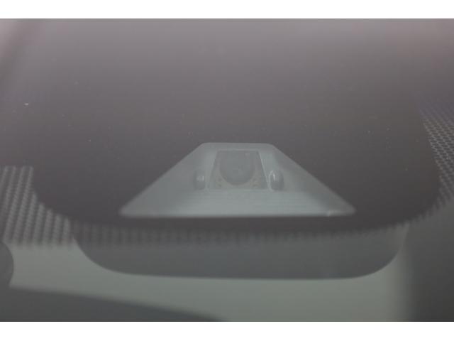 安全装備のホンダセンシングが装備されています。歩行者や自転車などを検知し衝突回避支援してくれる機能が付いています。トヨタ・スズキ・ダイハツ・ミツビシ・ニッサン・マツダ・レクサス・メルセデスベンツ