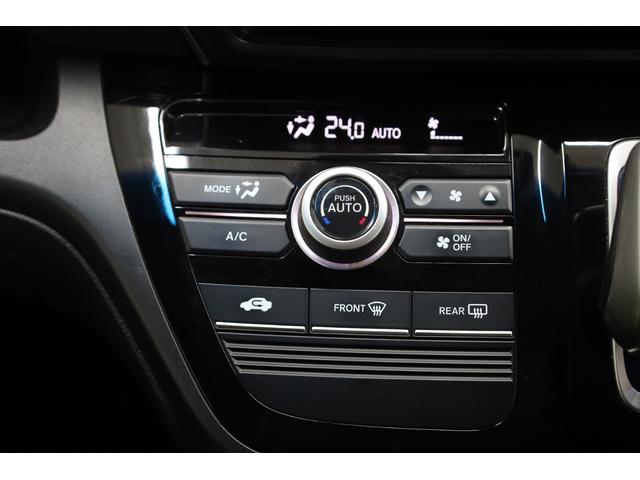 オートエアコンが装備されています。手動で切り替えなくてもよいので快適に運転が出来ますね！！トヨタ・スズキ・ダイハツ・ホンダ・ニッサン・マツダ・ミツビシ・スバル・マセラティ・メルセデスベンツ・ポルシェ