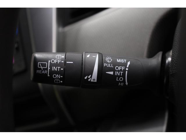 福祉車両、助手席リフトアップシート・車イス収納装置付などの取り扱いもしております！自社整備工場（認定・指定工場）で納車前整備や点検・車検整備、修理などを行いますのでアフターサービスも充実しております！