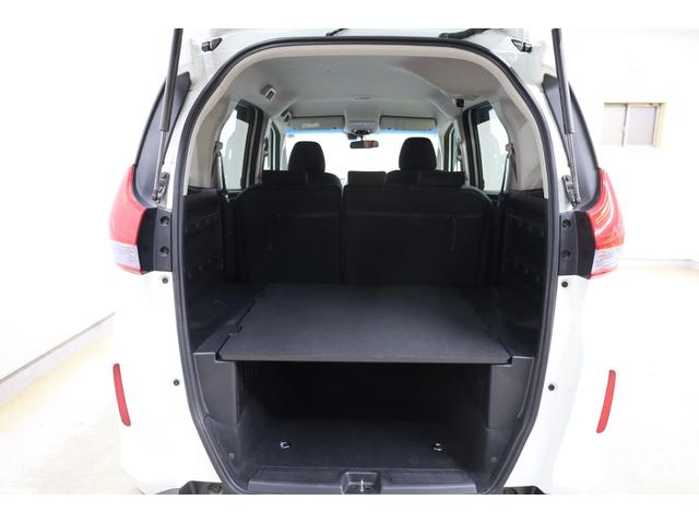 福祉車両、助手席リフトアップシート・車イス収納装置付などの取り扱いもしております！自社整備工場（認定・指定工場）で納車前整備や点検・車検整備、修理などを行いますのでアフターサービスも充実しております！