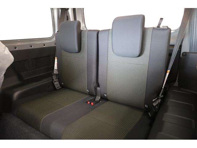 ジムニー XC 届出済未使用車 4WD デュアルセンサーブレーキサポート AT車 障害物ソナー ヒート付ミラー スマートキー&プッシュスタート 純正16インチAW シートヒーター スペアタイヤ 純正フロアマット付(18枚目)