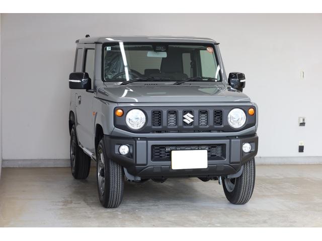 ジムニー XC 届出済未使用車 4WD デュアルセンサーブレーキサポート AT車 障害物ソナー ヒート付ミラー スマートキー&プッシュスタート 純正16インチAW シートヒーター スペアタイヤ 純正フロアマット付(21枚目)
