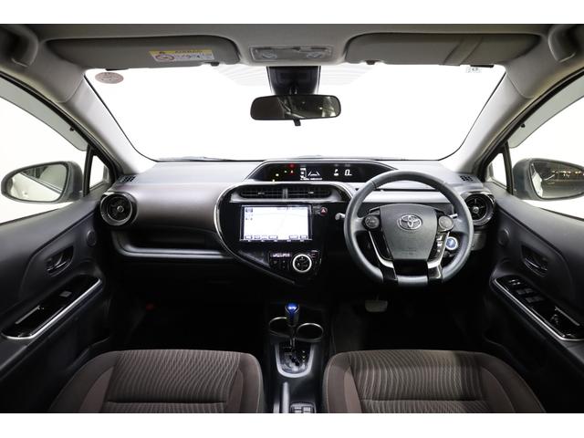 アクア Ｇ　インテリジェントクリアランスソナー　スマートエントリー　ＬＥＤヘッドランプ　セーフティセンス　純正９型ＳＤナビ　Ｂカメラ　禁煙車　レーダークルーズ　シートヒーター　ＥＴＣ　純正１５インチホイール（4枚目）