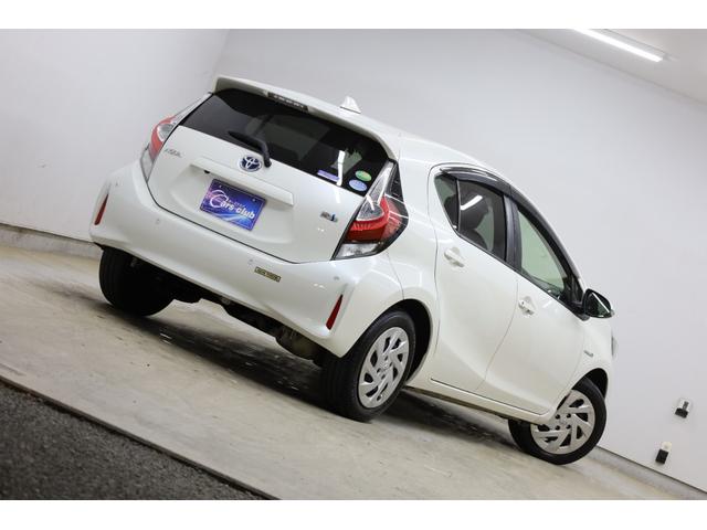 アクア Ｇ　インテリジェントクリアランスソナー　スマートエントリー　ＬＥＤヘッドランプ　セーフティセンス　純正９型ＳＤナビ　Ｂカメラ　禁煙車　レーダークルーズ　シートヒーター　ＥＴＣ　純正１５インチホイール（12枚目）