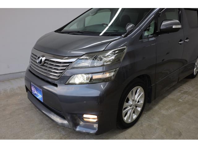 ヴェルファイア ２．４Ｚ　プラチナムセレクション　両側電動スライドドア　純正ＳＤナビ　Ｂカメラ　純正後席モニター　障害物ソナー　パワーバックドア　左右独立ＡＡＣ　リヤＡＡＣ　純正１８インチＡＷ　オットマン　ＥＴＣ　ＨＩＤヘッドライト　フォグランプ（13枚目）