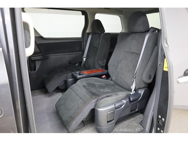 ヴェルファイア ２．４Ｚ　プラチナムセレクション　両側電動スライドドア　純正ＳＤナビ　Ｂカメラ　純正後席モニター　障害物ソナー　パワーバックドア　左右独立ＡＡＣ　リヤＡＡＣ　純正１８インチＡＷ　オットマン　ＥＴＣ　ＨＩＤヘッドライト　フォグランプ（17枚目）