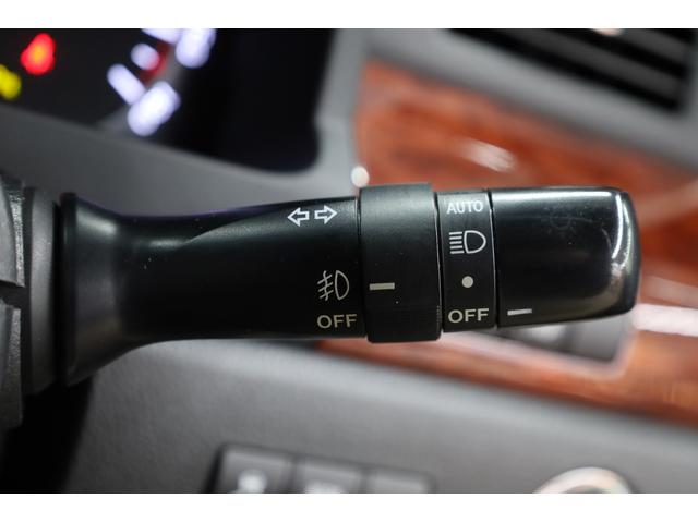 ヴェルファイア ２．４Ｚ　プラチナムセレクション　両側電動スライドドア　純正ＳＤナビ　Ｂカメラ　純正後席モニター　障害物ソナー　パワーバックドア　左右独立ＡＡＣ　リヤＡＡＣ　純正１８インチＡＷ　オットマン　ＥＴＣ　ＨＩＤヘッドライト　フォグランプ（59枚目）