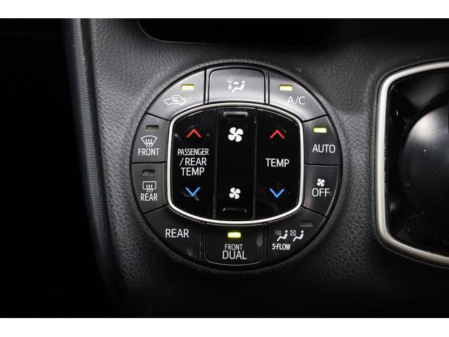 ヴォクシー ハイブリッドＶ　純正１０型ＳＤナビ　純正１２．１型後席モニター　Ｂカメラ　両側電動スライドドア　セーフティセンス　ダブルＡＡＣ　後席サンシェード　シートヒーター　クルコン　純正１５インチＡＷ　ＬＥＤヘッドライト（10枚目）