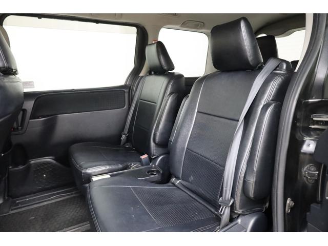 ヴォクシー ハイブリッドＶ　純正１０型ＳＤナビ　純正１２．１型後席モニター　Ｂカメラ　両側電動スライドドア　セーフティセンス　ダブルＡＡＣ　後席サンシェード　シートヒーター　クルコン　純正１５インチＡＷ　ＬＥＤヘッドライト（17枚目）