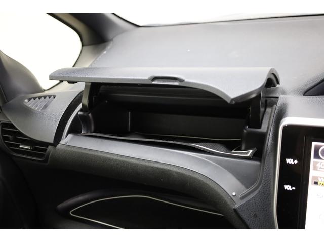 ヴォクシー ハイブリッドＶ　純正１０型ＳＤナビ　純正１２．１型後席モニター　Ｂカメラ　両側電動スライドドア　セーフティセンス　ダブルＡＡＣ　後席サンシェード　シートヒーター　クルコン　純正１５インチＡＷ　ＬＥＤヘッドライト（45枚目）