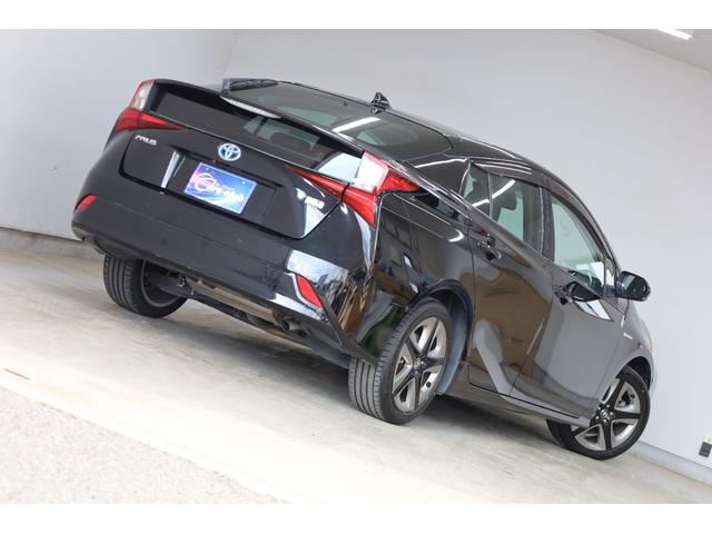 プリウス Ａツーリングセレクション　純正９型ＳＤナビ　ＢＴ接続　Ｂカメラ　禁煙車　セーフティセンス　インテリジェントクリアランスソナー　純正１７インチツーリングＡＷ　ブラインドスポットモニター　ＨＵＤ　パワーシート　ＡＣ１５００Ｗ（12枚目）