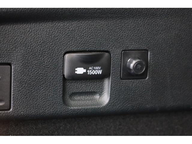 プリウス Ａツーリングセレクション　純正９型ＳＤナビ　ＢＴ接続　Ｂカメラ　禁煙車　セーフティセンス　インテリジェントクリアランスソナー　純正１７インチツーリングＡＷ　ブラインドスポットモニター　ＨＵＤ　パワーシート　ＡＣ１５００Ｗ（16枚目）