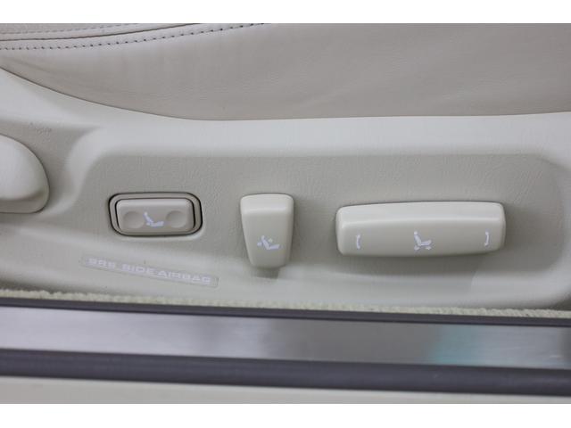 ＳＣ ＳＣ４３０　ユーザー下取車　白本革シート　電動オープン　カロッツェリアナビ　Ｂカメラ　禁煙車　メモリー付きパワーシート　純正１８インチＡＷ　左右独立ＡＡＣ　シートヒーター　ＨＩＤヘッドライト　純正フロアマット（5枚目）