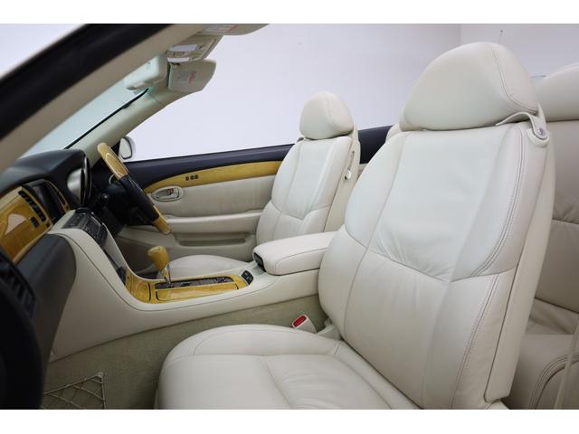 ＳＣ ＳＣ４３０　ユーザー下取車　白本革シート　電動オープン　カロッツェリアナビ　Ｂカメラ　禁煙車　メモリー付きパワーシート　純正１８インチＡＷ　左右独立ＡＡＣ　シートヒーター　ＨＩＤヘッドライト　純正フロアマット（17枚目）