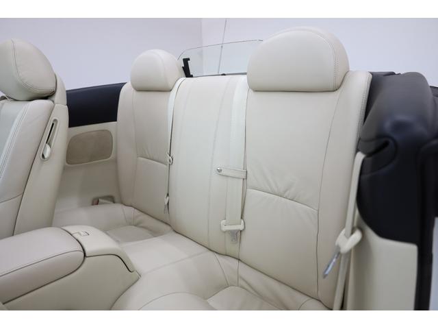 ＳＣ ＳＣ４３０　ユーザー下取車　白本革シート　電動オープン　カロッツェリアナビ　Ｂカメラ　禁煙車　メモリー付きパワーシート　純正１８インチＡＷ　左右独立ＡＡＣ　シートヒーター　ＨＩＤヘッドライト　純正フロアマット（18枚目）