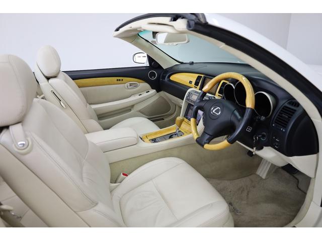 ＳＣ ＳＣ４３０　ユーザー下取車　白本革シート　電動オープン　カロッツェリアナビ　Ｂカメラ　禁煙車　メモリー付きパワーシート　純正１８インチＡＷ　左右独立ＡＡＣ　シートヒーター　ＨＩＤヘッドライト　純正フロアマット（40枚目）