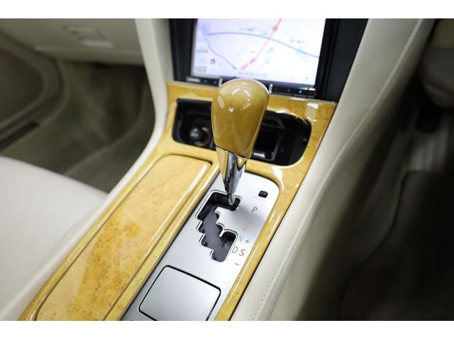 ＳＣ ＳＣ４３０　ユーザー下取車　白本革シート　電動オープン　カロッツェリアナビ　Ｂカメラ　禁煙車　メモリー付きパワーシート　純正１８インチＡＷ　左右独立ＡＡＣ　シートヒーター　ＨＩＤヘッドライト　純正フロアマット（54枚目）