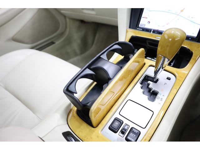 ＳＣ ＳＣ４３０　ユーザー下取車　白本革シート　電動オープン　カロッツェリアナビ　Ｂカメラ　禁煙車　メモリー付きパワーシート　純正１８インチＡＷ　左右独立ＡＡＣ　シートヒーター　ＨＩＤヘッドライト　純正フロアマット（56枚目）