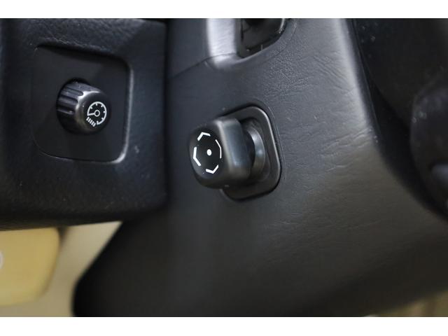 ＳＣ ＳＣ４３０　ユーザー下取車　白本革シート　電動オープン　カロッツェリアナビ　Ｂカメラ　禁煙車　メモリー付きパワーシート　純正１８インチＡＷ　左右独立ＡＡＣ　シートヒーター　ＨＩＤヘッドライト　純正フロアマット（66枚目）