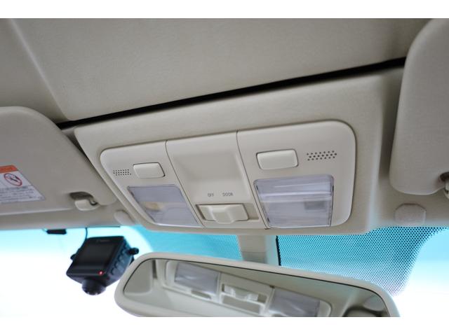 ＳＣ ＳＣ４３０　ユーザー下取車　白本革シート　電動オープン　カロッツェリアナビ　Ｂカメラ　禁煙車　メモリー付きパワーシート　純正１８インチＡＷ　左右独立ＡＡＣ　シートヒーター　ＨＩＤヘッドライト　純正フロアマット（72枚目）