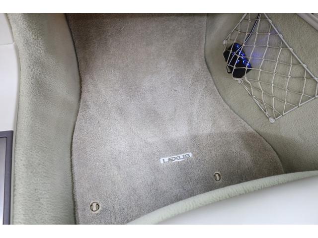 ＳＣ ＳＣ４３０　ユーザー下取車　白本革シート　電動オープン　カロッツェリアナビ　Ｂカメラ　禁煙車　メモリー付きパワーシート　純正１８インチＡＷ　左右独立ＡＡＣ　シートヒーター　ＨＩＤヘッドライト　純正フロアマット（77枚目）