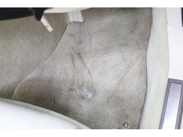 ＳＣ ＳＣ４３０　ユーザー下取車　白本革シート　電動オープン　カロッツェリアナビ　Ｂカメラ　禁煙車　メモリー付きパワーシート　純正１８インチＡＷ　左右独立ＡＡＣ　シートヒーター　ＨＩＤヘッドライト　純正フロアマット（78枚目）