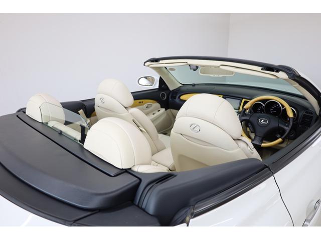 ＳＣ ＳＣ４３０　ユーザー下取車　白本革シート　電動オープン　カロッツェリアナビ　Ｂカメラ　禁煙車　メモリー付きパワーシート　純正１８インチＡＷ　左右独立ＡＡＣ　シートヒーター　ＨＩＤヘッドライト　純正フロアマット（79枚目）