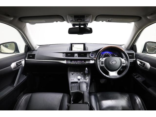 ＣＴ ＣＴ２００ｈ　バージョンＬ　本革シート　禁煙車　純正ＨＤＤナビ　ＢＴ接続　Ｂカメラ　純正１７インチＡＷ　クリアランスソナー　メモリー付きパワーシート　前席シートヒーター　左右独立オートエアコン　クルーズコントロール　ＥＴＣ（4枚目）