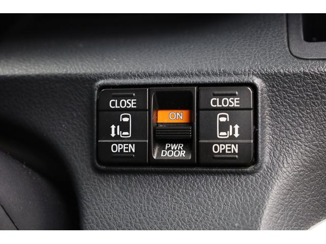 シエンタ ハイブリッドＧ　３列シート　両側電動スライドドア　アルパインＳＤフルセグナビ　アルパイン１０．１型後席モニター　リモコン　スマートエントリー　禁煙車　純正１５インチホイール　ＥＴＣ　オートエアコン　純正フロアマット（5枚目）